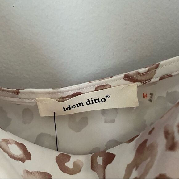 Idem Ditto Women’s Leopard Print Satin Cropped Chain Strap Blouse size M - Picture 2 of 3